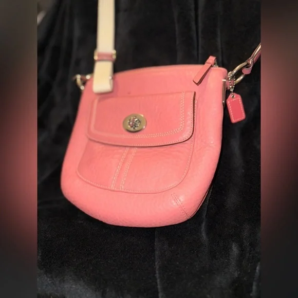 Coach Coral Crossbody Bag with Gold Details - Picture 5 of 16